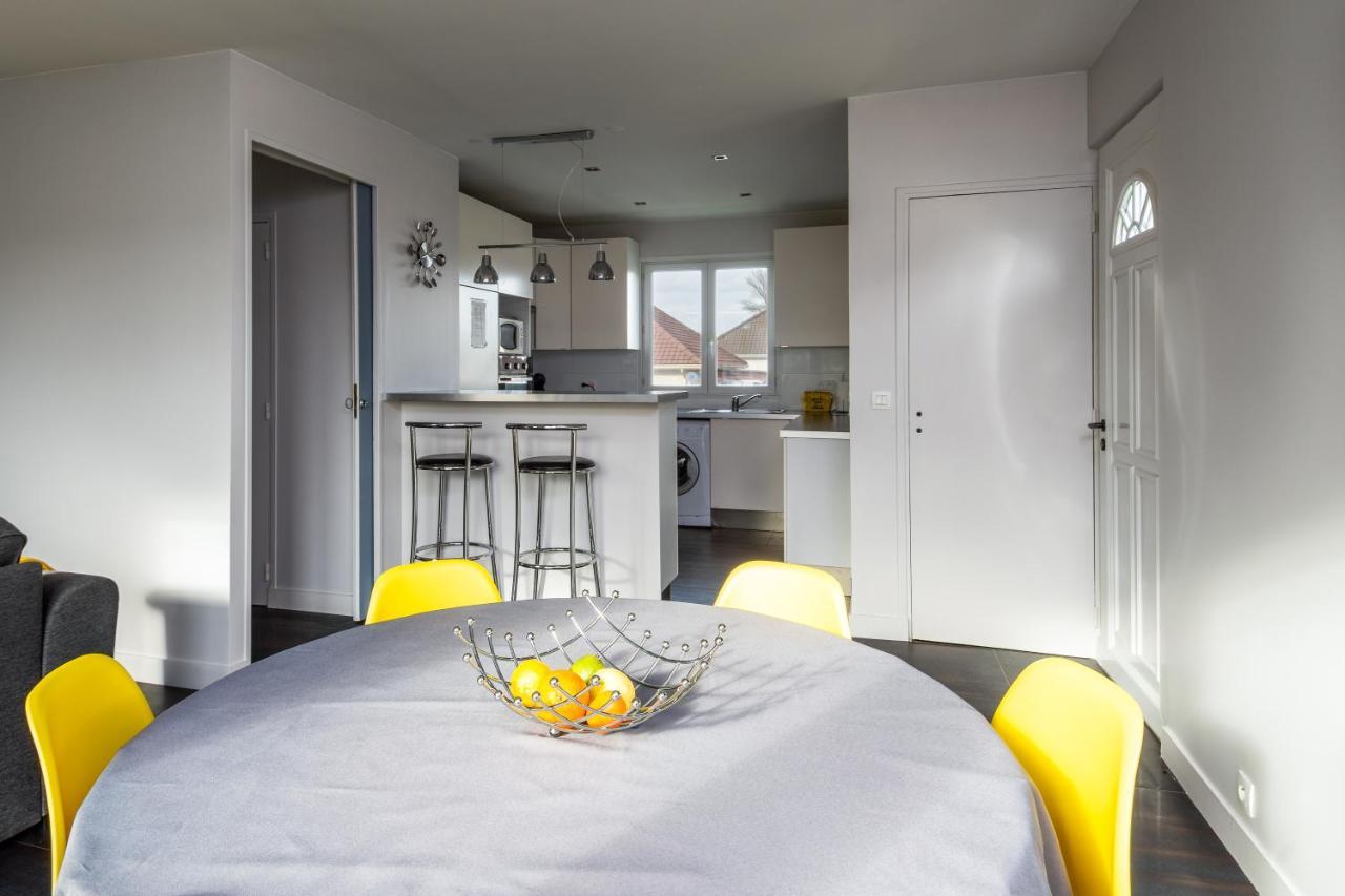 2 Bed House Near Disneyland Paris Montry Exterior photo